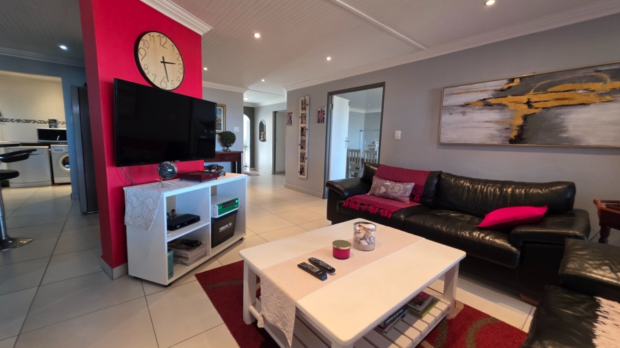 3 Bedroom Property for Sale in Hartenbos Central Western Cape